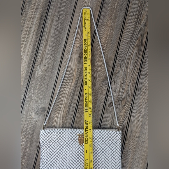 White Metal Scale Crossbody Clutch Handbag With No Makers Tag Inside - Picture 14 of 14